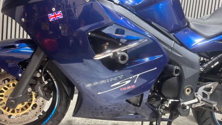 Triumph Sprint 2010 50K NEW MOT FULL LUGGAGE TOURER 1050CC COMMUTER 20