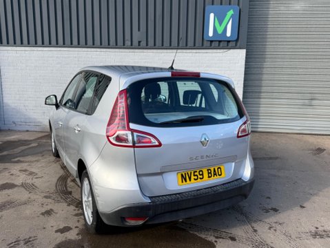 Renault Scenic 1.6 VVT Dynamique Euro 5 5dr 4