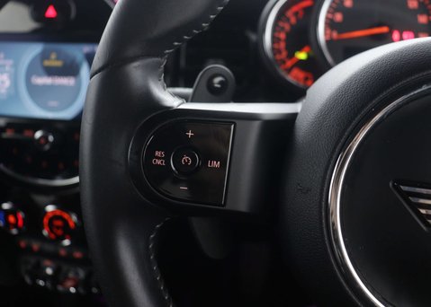 Mini Hatch 2.0 Cooper S Sport Auto 3dr 31