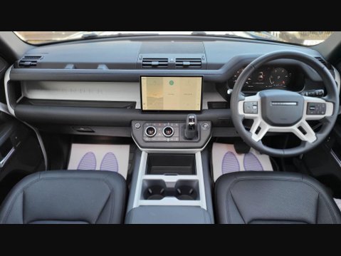Land Rover Defender X-DYNAMIC SE 2