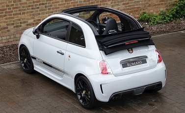 Abarth 595 C Competizione 9