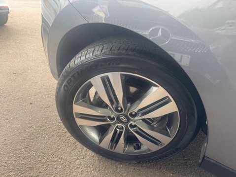 Hyundai ix35 2.0 CRDi Premium Auto 4WD Euro 5 5dr 16