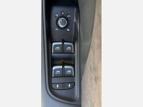 Audi RS3 2.5 RS 3 Sportback Nav Quattro Semi-Auto 4WD 5dr 25