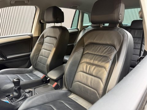 Volkswagen Tiguan 2.0 TDI SE Navigation 4Motion Euro 6 (s/s) 5dr 45