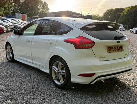 Ford Focus 1.0 Focus Zetec S 5dr 9