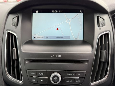 Ford Focus TITANIUM WITH NAV 13