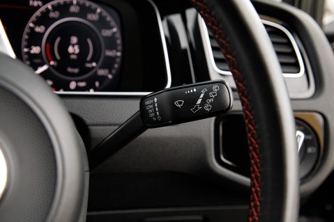 Volkswagen Golf GTI PERFORMANCE TSI DSG 19