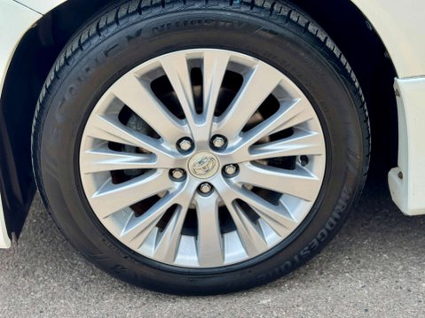 Toyota Vellfire G Edition V6 Sunroof 84