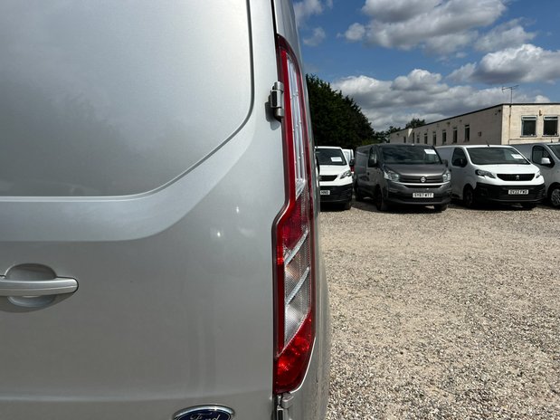 Ford Transit Custom SWB L1H1 Low Roof Limited 300 Air Con Alloys Sensors EURO 6 NO VAT 23
