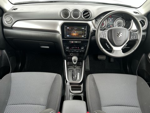 Suzuki Vitara SZ-T 10