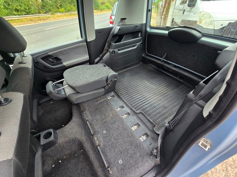 Skoda Roomster S TSI DSG 25