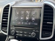 Porsche Cayenne 3.0 TD V6 Platinum Edition SUV 5dr Diesel TiptronicS 4WD Euro 6 (s/s) (262 27