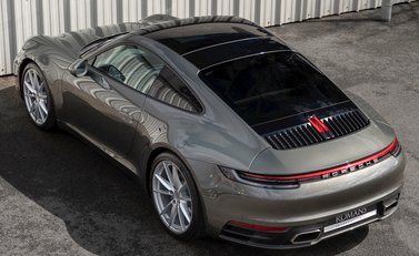 Porsche 911 Carrera (992) 9