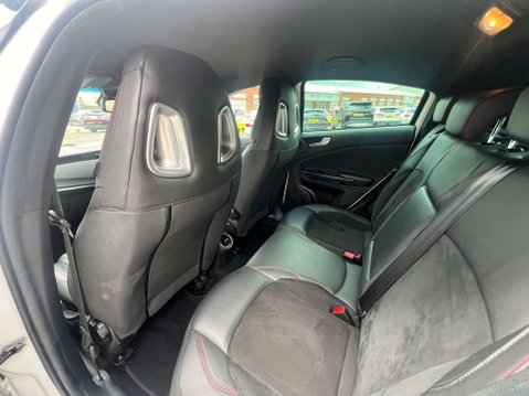 Alfa Romeo Giulietta 1.7 Giulietta Veloce TBi Semi-Automatic 5dr *NATIONAL DELIVERY* 28