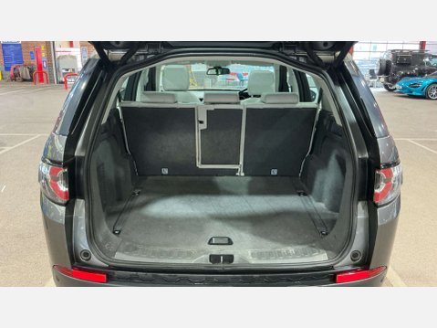 Land Rover Discovery Sport 2.0 Discovery Sport SE Tech TD4 Auto 4WD 5dr 9