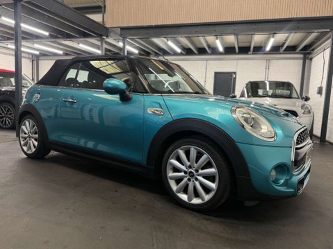 Mini Convertible 2.0 Cooper S 2dr 17
