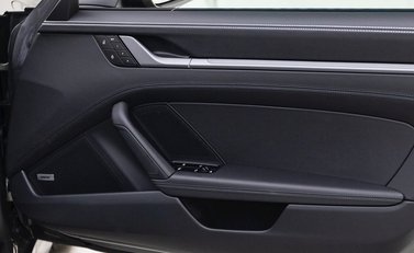 Porsche 911 Targa 4S (992) 22