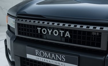 Toyota Land Cruiser Invincible 43