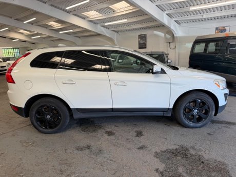 Volvo XC60 2.4 D4 SE Lux AWD Euro 5 (s/s) 5dr 7