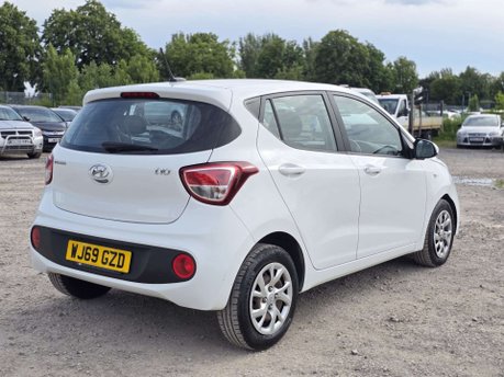 Hyundai i10 1.2 SE Hatchback 5dr Petrol Auto Euro 6 (87 ps) 27
