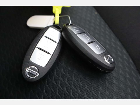 Nissan Qashqai 1.3 Qashqai N-Connecta DiG-T 5dr 42