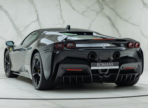 Ferrari SF90 Stradale 10