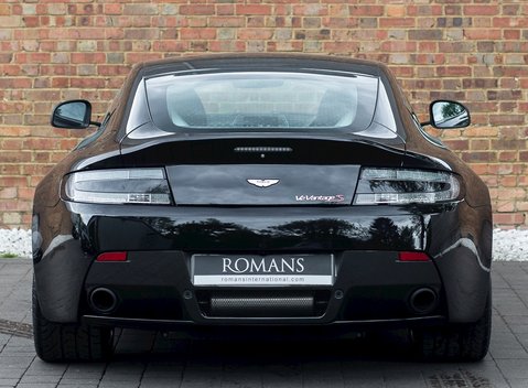 Aston Martin V12 Vantage S 5