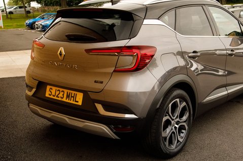 Renault Captur TECHNO E-TECH 7