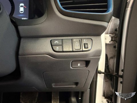 Hyundai IONIQ 1.6 h-GDi Premium DCT Euro 6 (s/s) 5dr 58