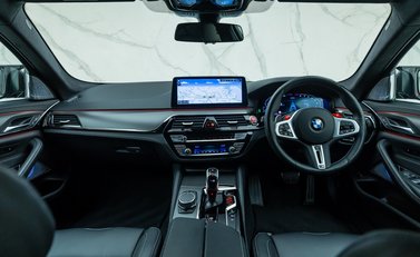 BMW M5 COMPETITION 22