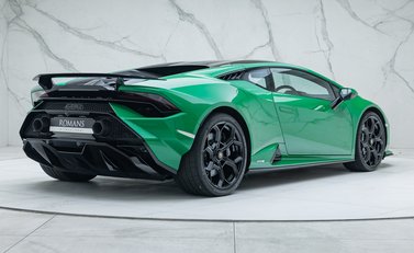 Lamborghini Huracan Tecnica 6