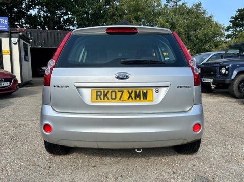 Ford Fiesta ZETEC CLIMATE 16V 8