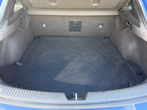 Hyundai i30 T-GDI FASTBACK SE NAV 48