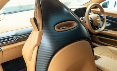 Aston Martin Vanquish V12 18