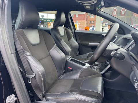 Volvo XC60 D4 R-DESIGN NAV AWD 3