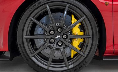 Ferrari 488 Pista 8