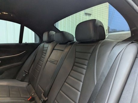 Mercedes-Benz E Class 2.0 E 300 AMG Line de Auto 4dr 63