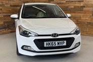 Hyundai i20 1.2 Premium Hatchback 5dr Petrol Manual Euro 6 (84 ps) 44