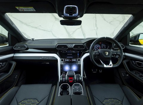 Lamborghini Urus 17