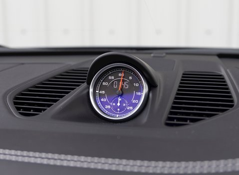 Porsche 911 Targa 4 GTS (991.2) 19