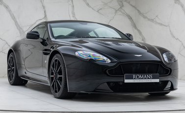 Aston Martin V12 Vantage S 9