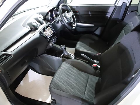 Suzuki Swift 1.2 Dualjet 83 12V Hybrid SZ5 5dr Auto 3