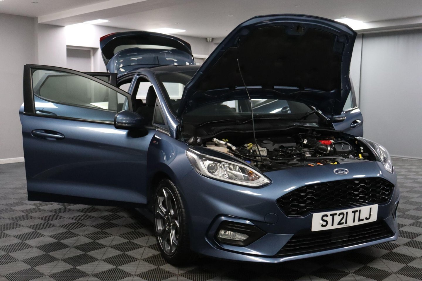 2021 Ford Fiesta — image 2