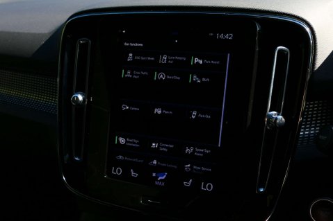 Volvo XC40 1.5 XC40 R-Design T3 Auto 5dr 39