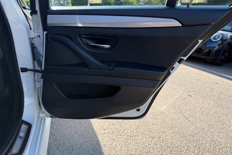 BMW 5 Series 520D M SPORT TOURING 25
