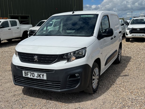 Peugeot Partner Petrol SWB [SOLD CM] L1H1 Low Roof Air Con Sensors EURO 6 NO VAT 2
