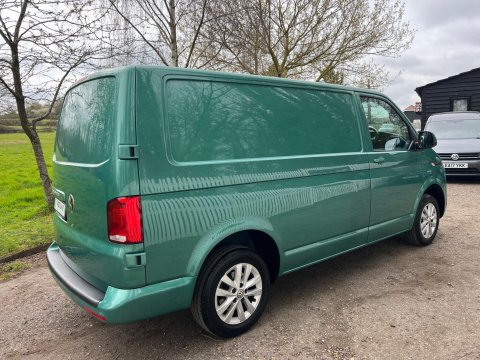 Volkswagen Transporter T28 TDI P/V HIGHLINE 16