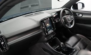 Volvo XC40 P8 R-DESIGN AWD One Owner Full Volvo Service History Leather Interior 15