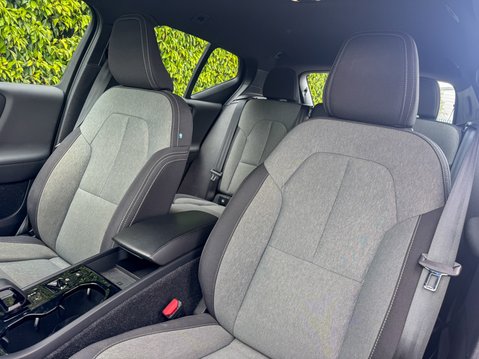 Volvo XC40 1.5h T4 Recharge 10.7kWh Plus SUV 5dr Petrol Plug-in Hybrid Auto Euro 6 (s/ 8