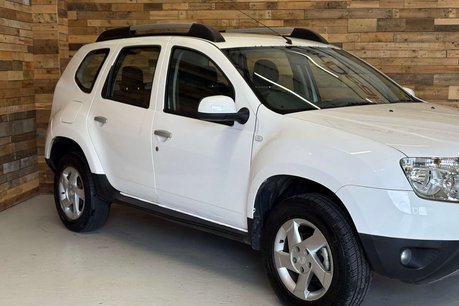 Dacia Duster 1.5 dCi Laureate SUV 5dr Diesel Manual Euro 5 (110 ps) 12
